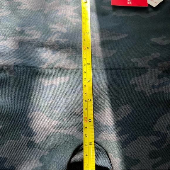 New Spanx Look At Me Now Black Camo Legging Size M - Picture 6 of 10